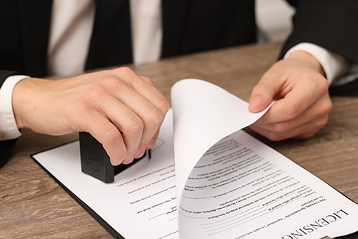 Man Stamping License Agreement of Florida Contractor